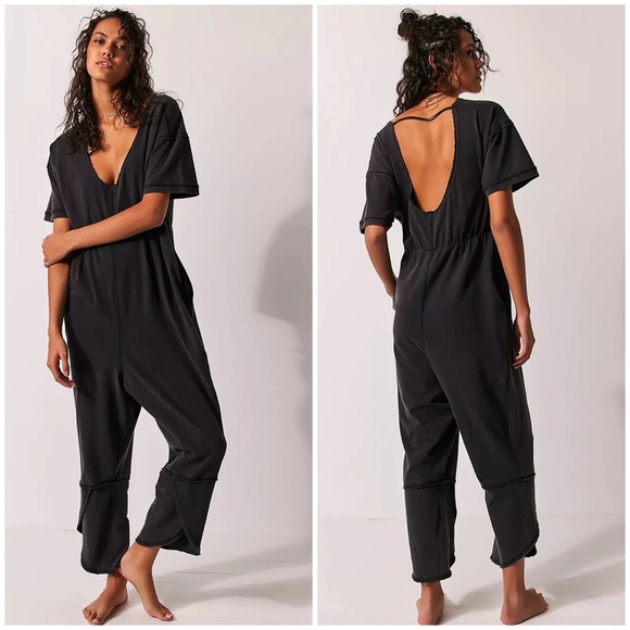 𝓯𝓹 Free People ~ Good Side Jumpsuit in Black - Picture 1 of 7
